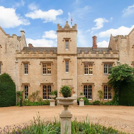 Weston Manor Hotel Exterior foto